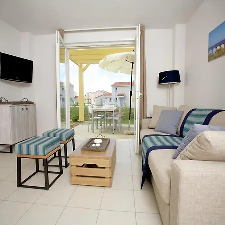 Cozy Holiday Home Near Veillon * Saint-Hilaire-de-Talmont