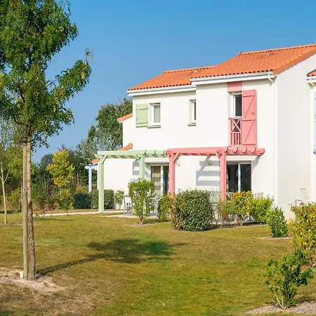 Vakantiehuis Cozy Holiday Home Near Veillon *