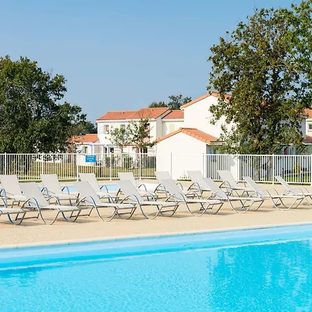 Cozy Holiday Home Near Veillon Vakantiehuis
