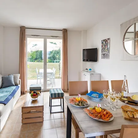 Cozy Holiday Home Near Veillon *