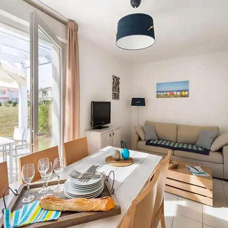 Cozy Holiday Home Near Veillon